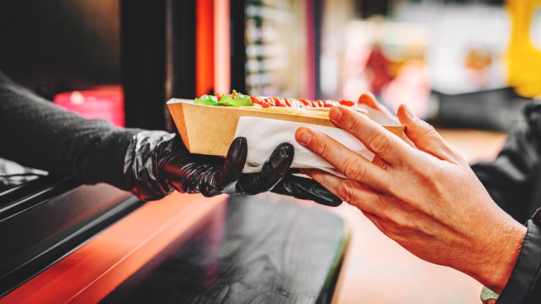 Food Truck handoff