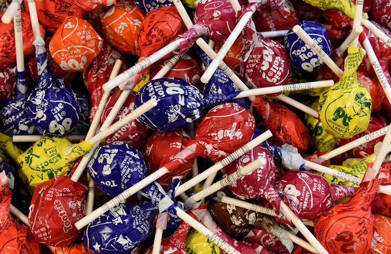 How many licks does it take to get to the center of a Tootsie Pop? 
