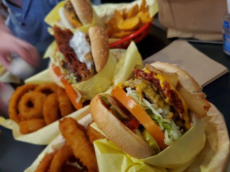 #36 Double bacon cheeseburger, Hodad's (San Diego, California)