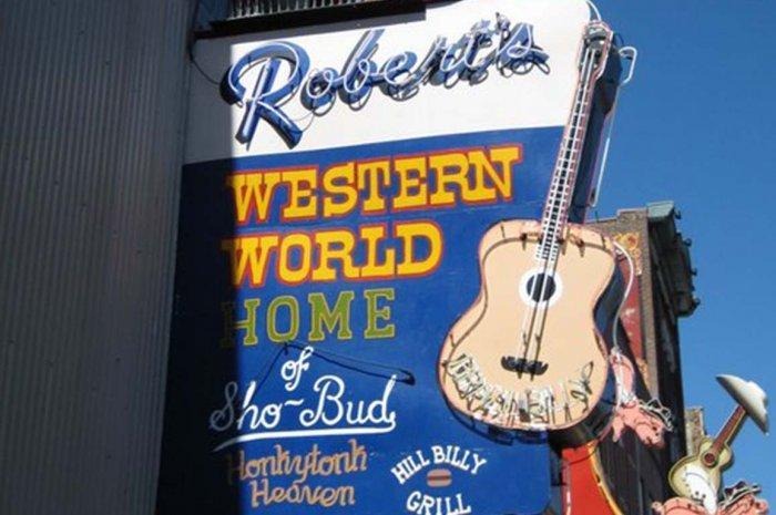 Best Bar: Robert's Western World (Nashville)