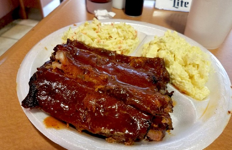 Best Airport Restaurant: Neely's Interstate Bar-B-Que (Memphis International Airport)